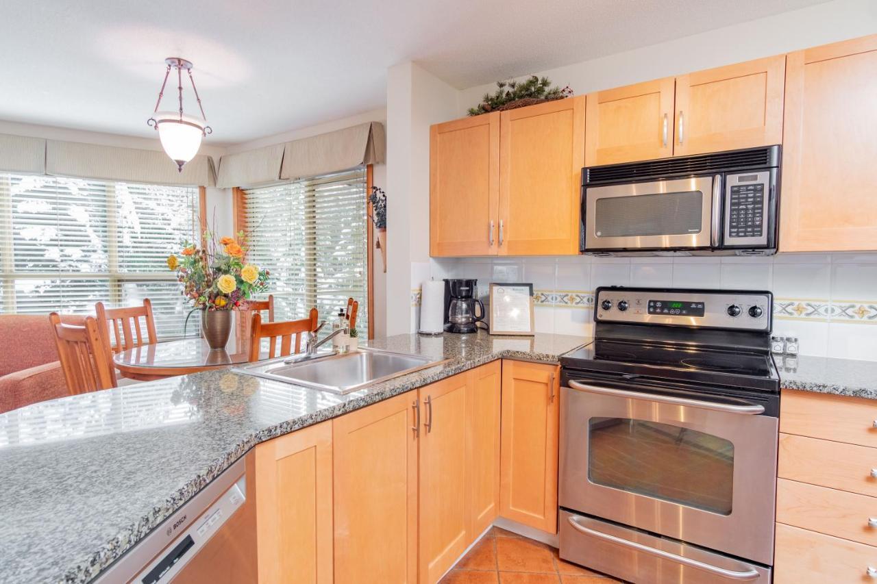 The Best Ski In Ski Out Two Bedroom Condo At Aspens Whistler Exterior foto